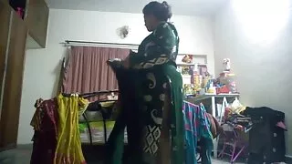 লাল চুত্তয়ালা লোক মেয়েটি তার স্বামীর সাথে প্রতারণা করে, চোদা চুদি ভিডিয়ো মাস্টারের লিঙ্গ চুষে দেয় এবং ভগকে আত্মসমর্পণ করে